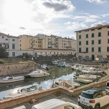The Architect - Canals View Apartment Livorno
